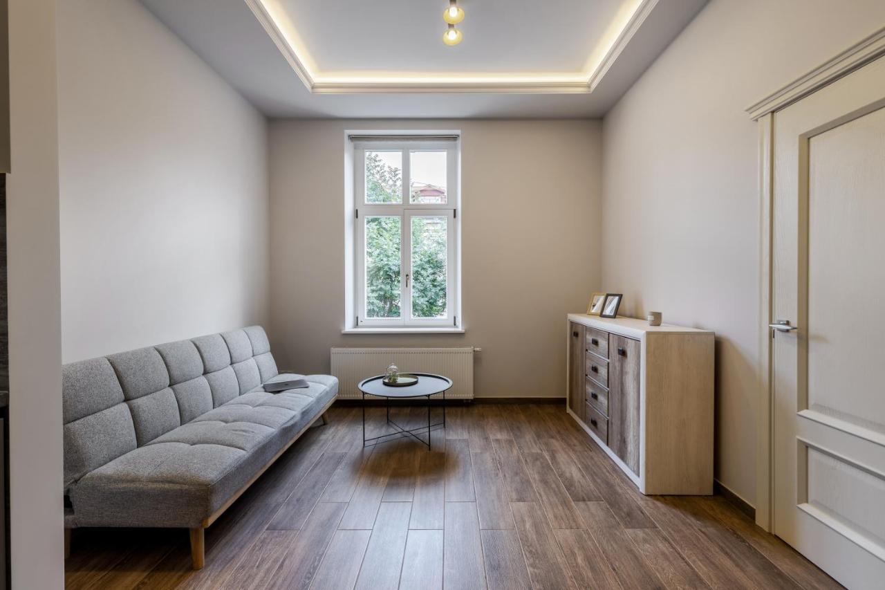Inshiapartments On Kovzhuna Str إلفيف المظهر الخارجي الصورة